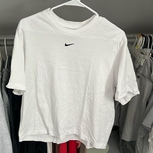 NIKE BOXY TEE